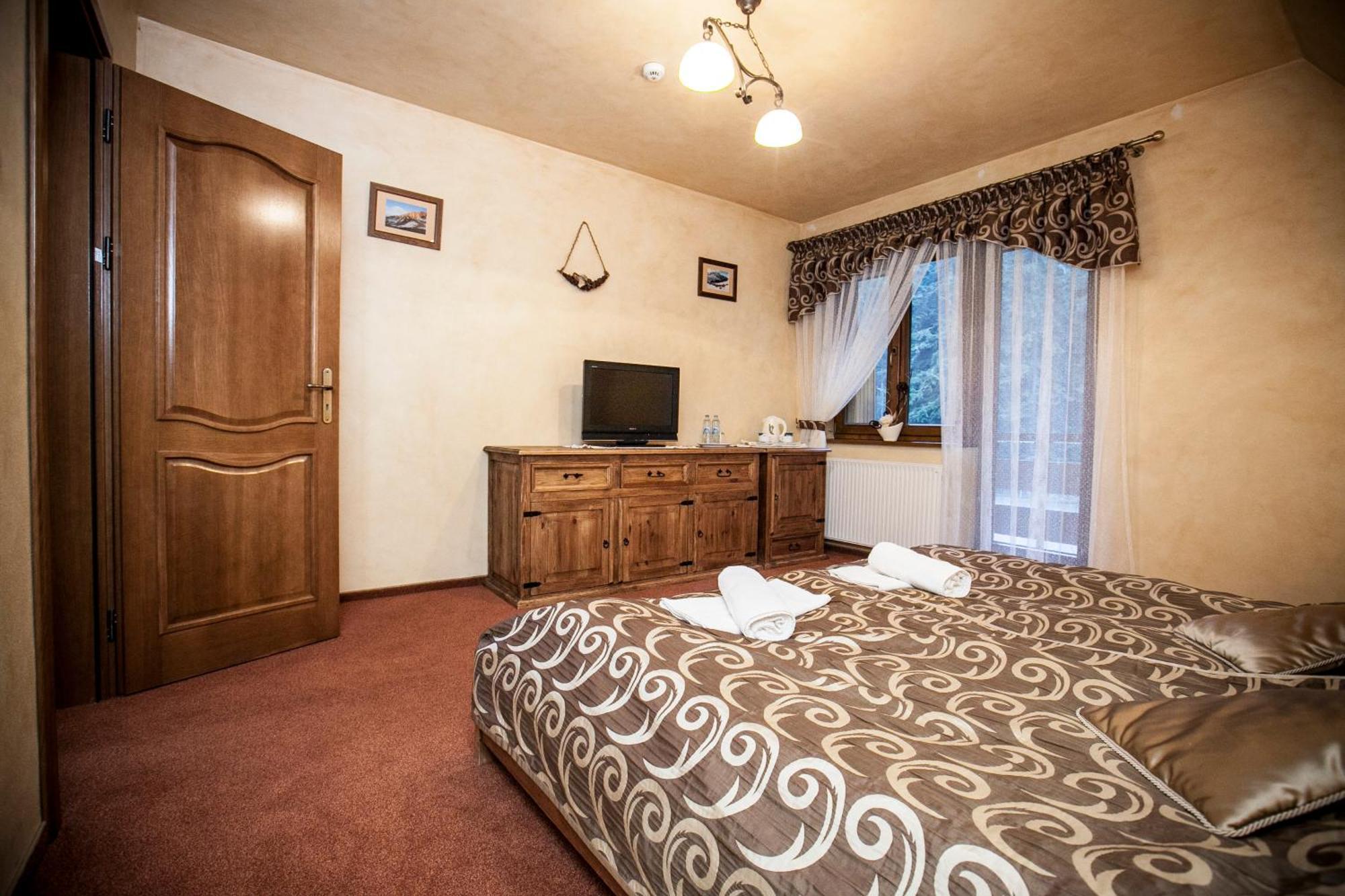 Hotel Dwor Karolowka ซาโกปาเน ภายนอก รูปภาพ