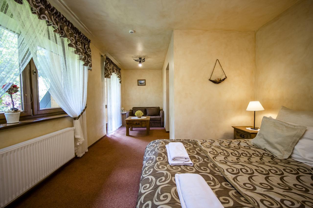 Hotel Dwor Karolowka ซาโกปาเน ภายนอก รูปภาพ