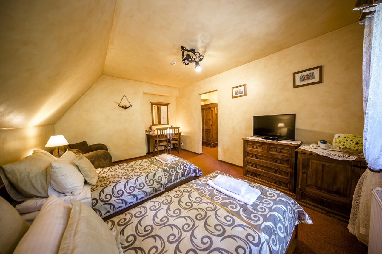 Hotel Dwor Karolowka ซาโกปาเน ภายนอก รูปภาพ