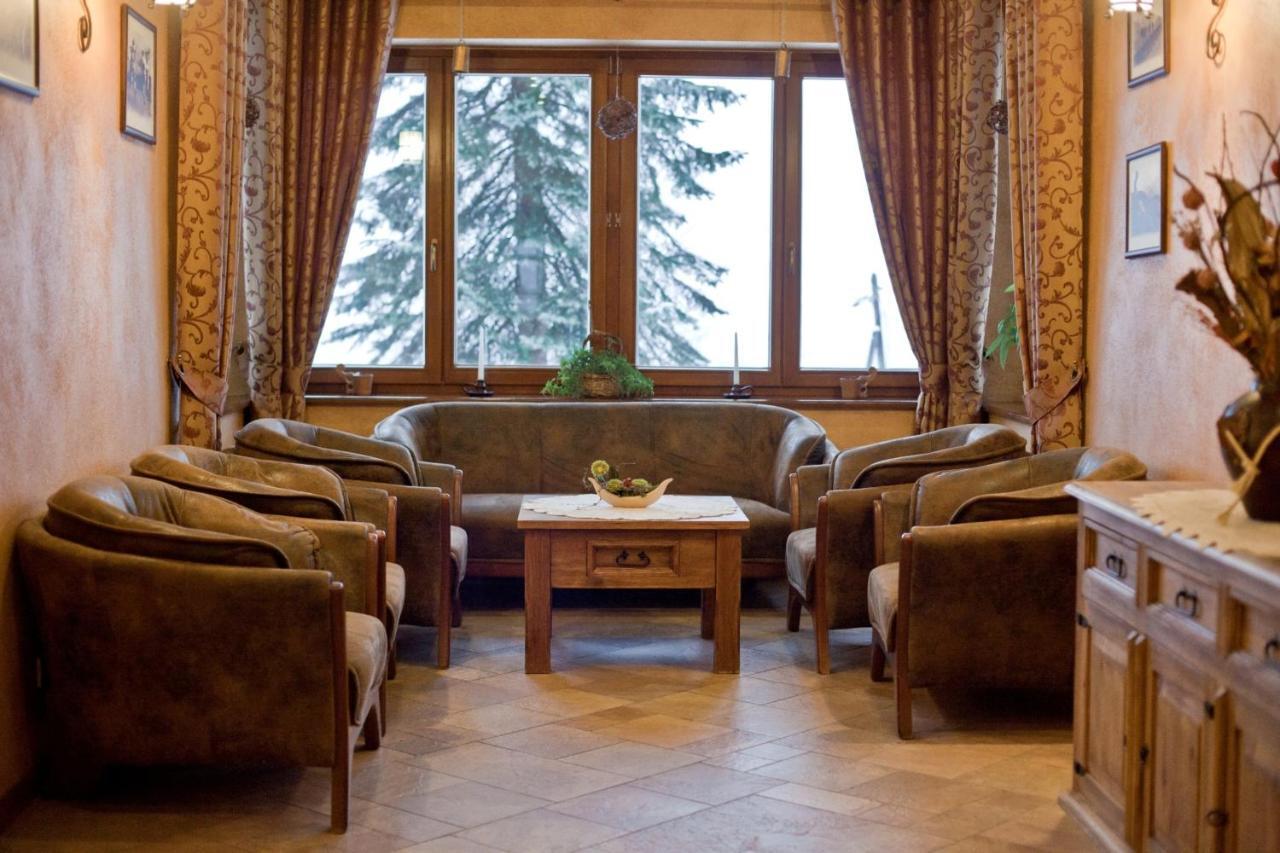 Hotel Dwor Karolowka ซาโกปาเน ภายนอก รูปภาพ